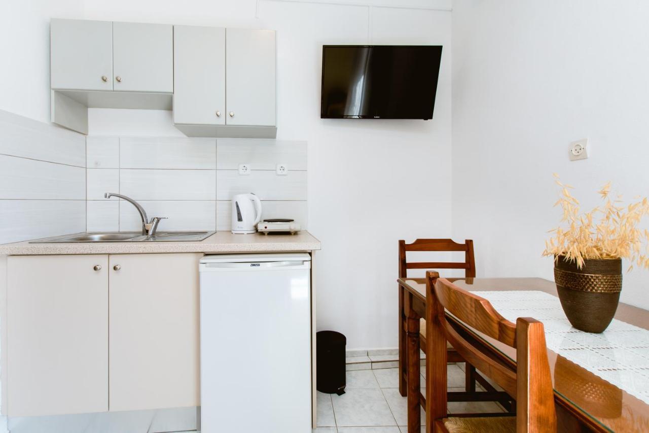 Koulouris Apartments & Studios Калівес Екстер'єр фото